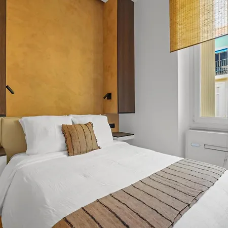 Elegant Situe Proche Du Palais Cannes